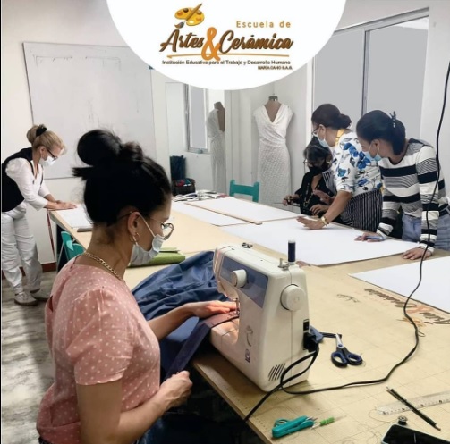 Diseño y confección de Modas Arte y Cerámica Medellín